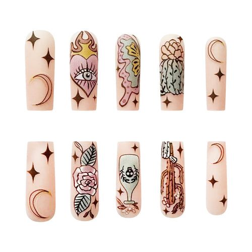 Kunstnagelset mit kreativen Illustrationen Karnz