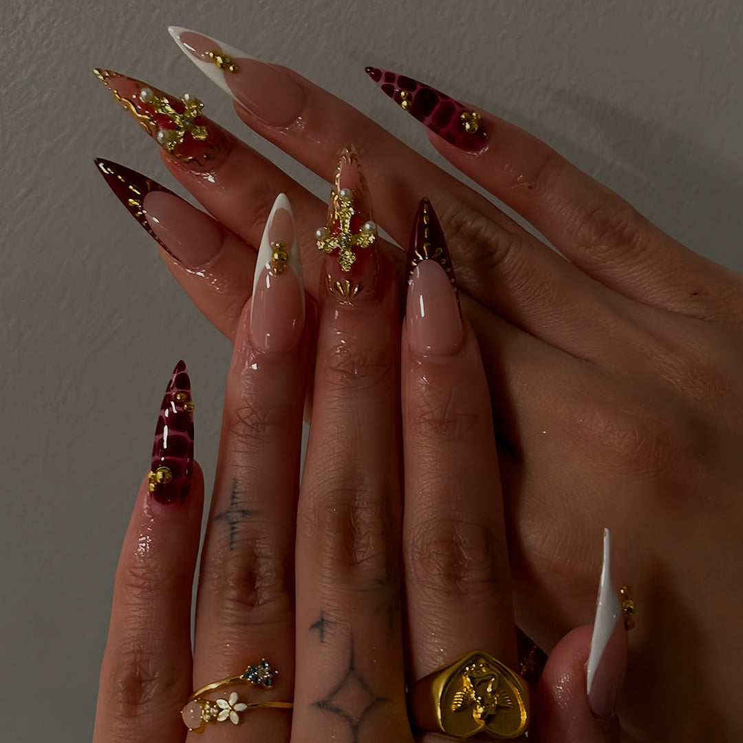 Glamouröse dekorative Stiletto-Press-on-Nagelset Karnz