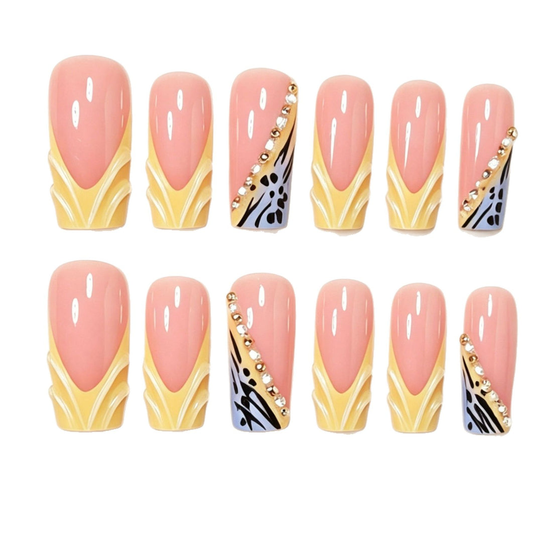 Glamouröse Stiletto Press-On Nagelkunst Set Karnz
