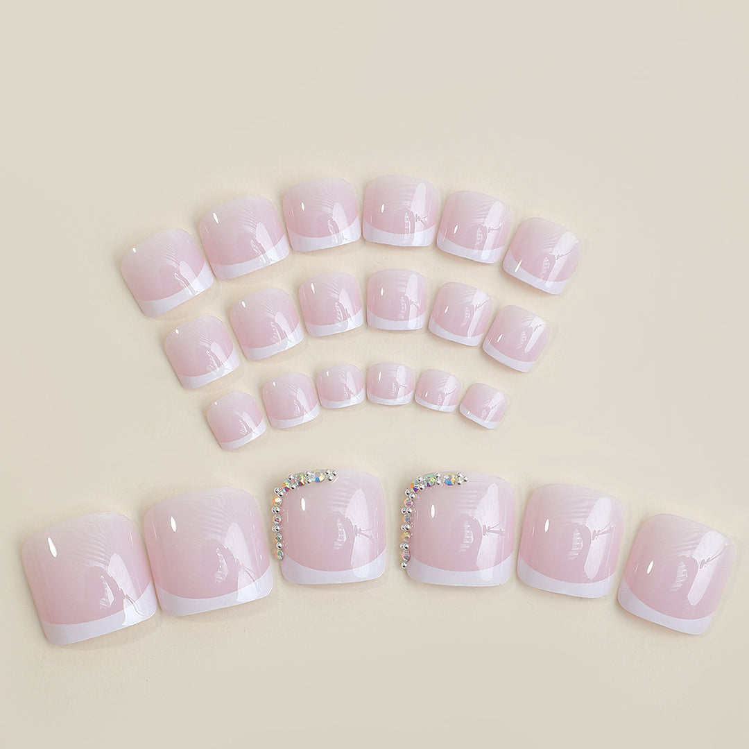 Premium Press-On Nail Set mit eleganten Designelementen Karnz