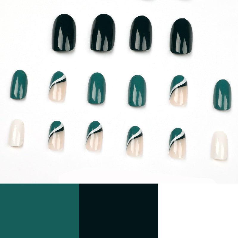 Elegante und kunstvolle Nagelkunst Karnz