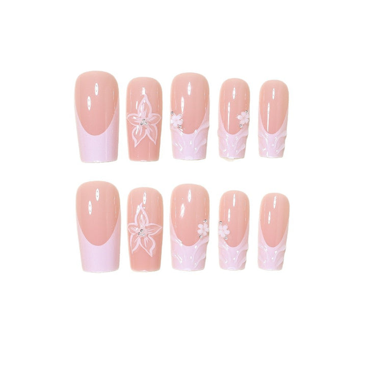 Elegante Florale Press-On Nagelkunst Karnz