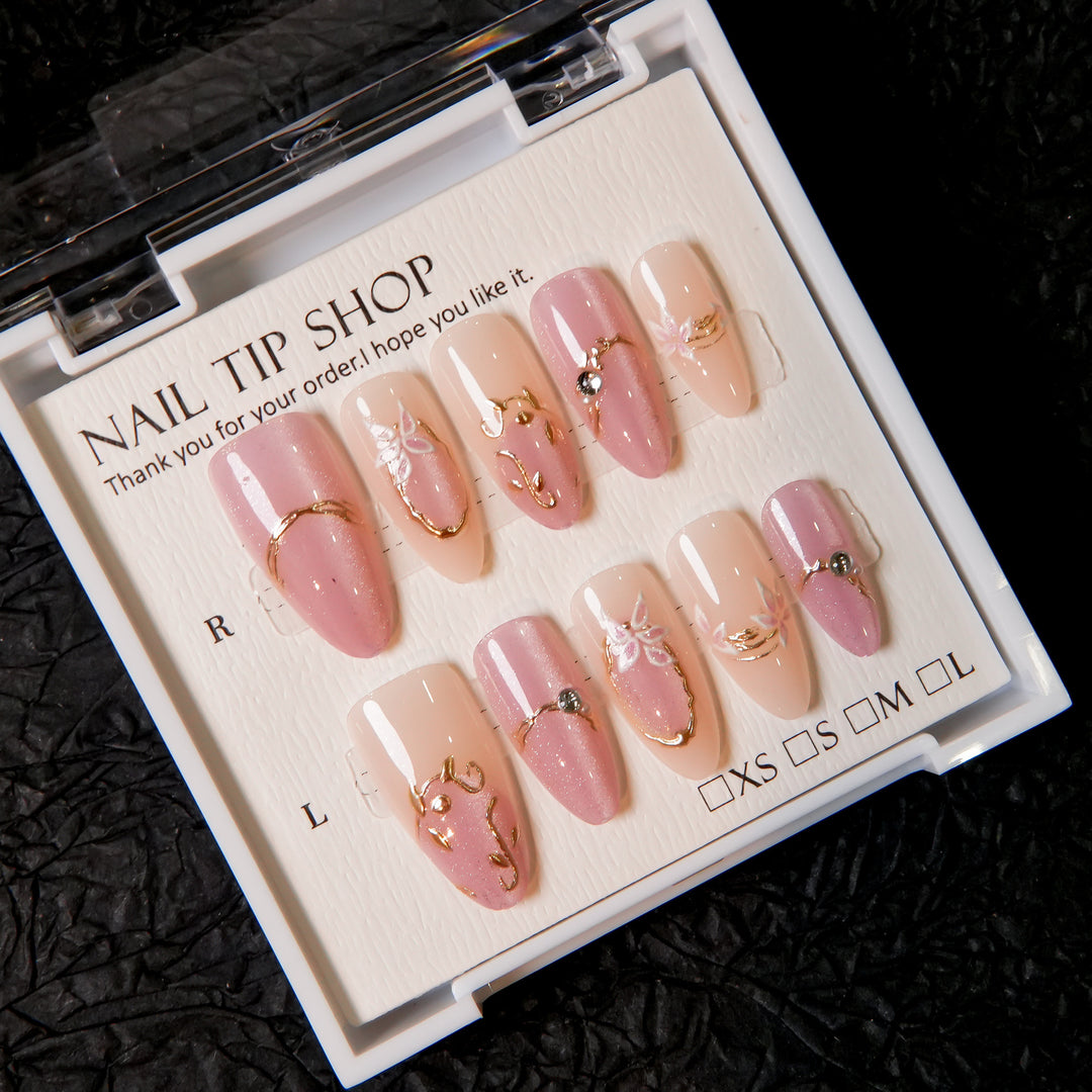 Dekorative Press-On Nageltips mit Blumenmustern