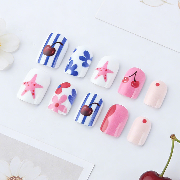 Kreative Kirschblüten-Nagelkunst Karnz