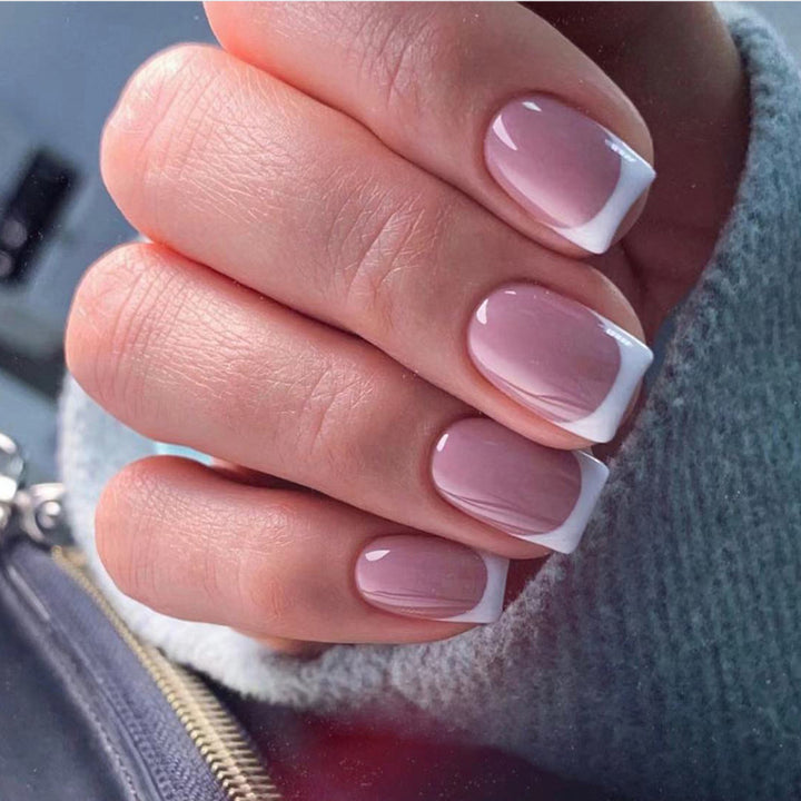 Klassische French Tip Press-On Nägel Karnz