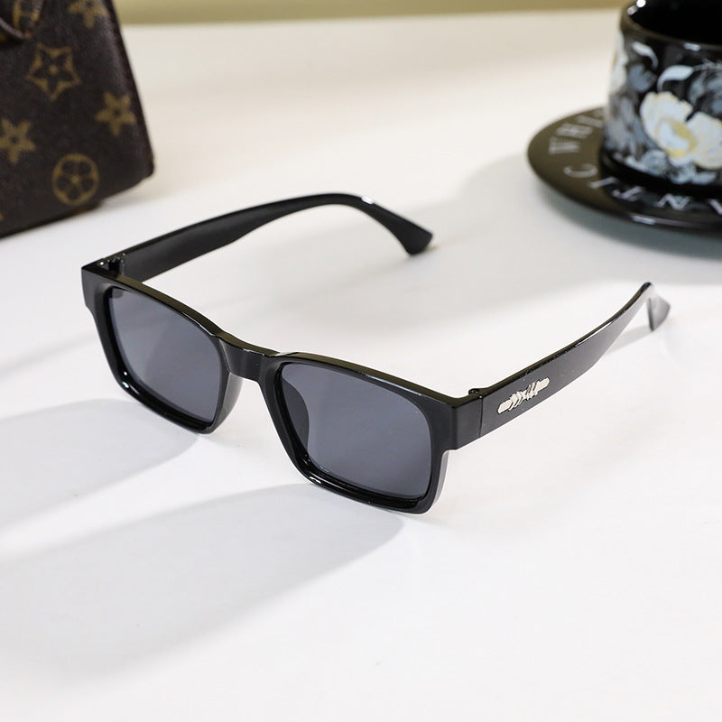 Damen modische Lesebrille mit elegantem Design Karnz