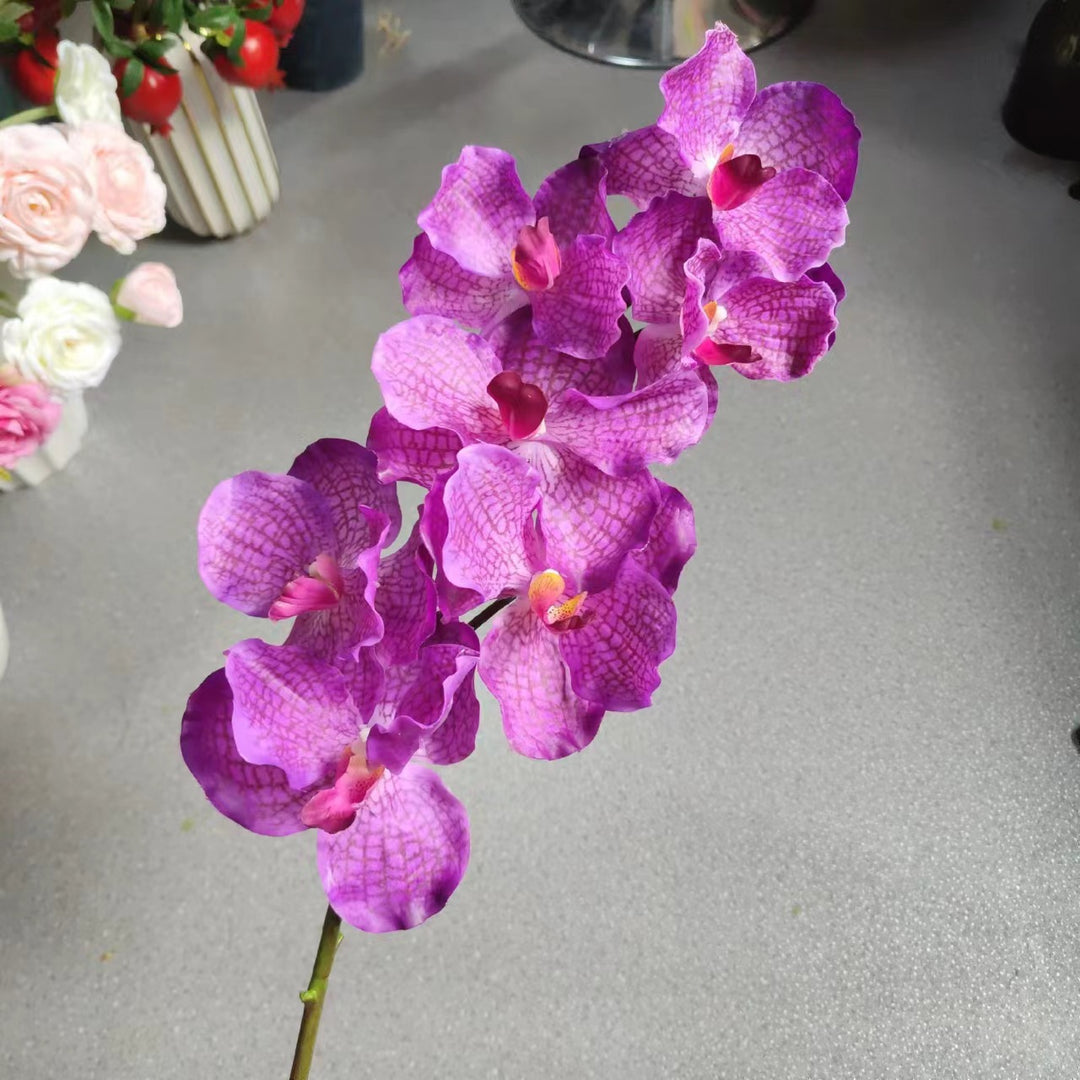 Realistische Orchideenstängel