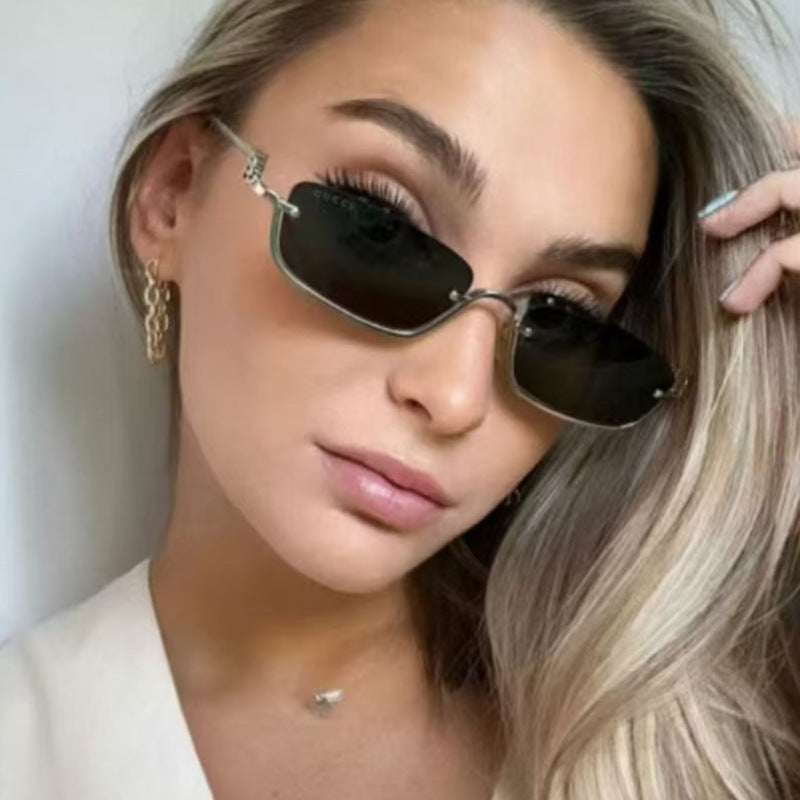Damen Modische quadratische Sonnenbrille mit elegantem Metallgestell Karnz