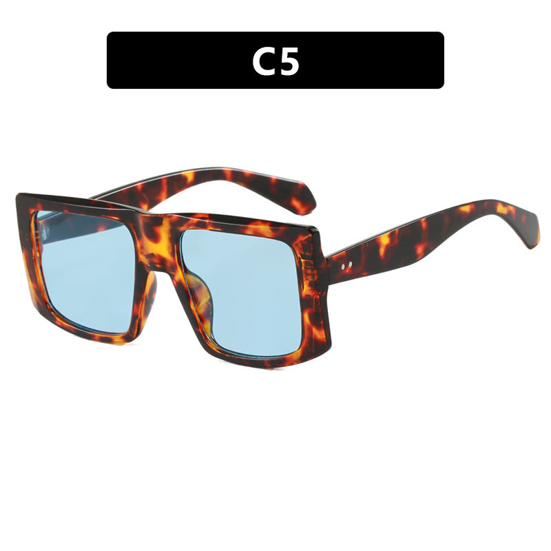 Damen quadratische Sonnenbrille mit robustem Kunststoffrahmen und schützendem UV-Filter Karnz