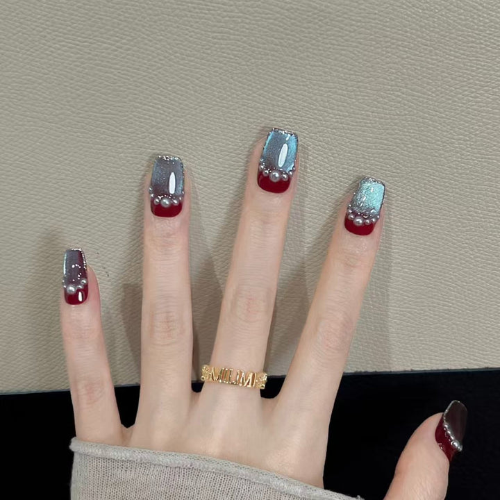 Glitzernde Strass Press-On Nagelkunst
