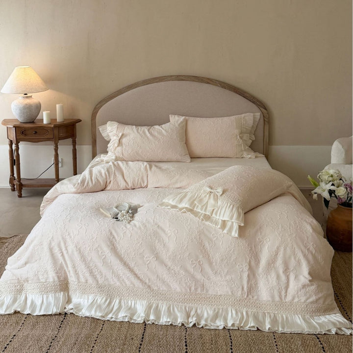 Bettwäsche-Set mit gesteppter Jacquard-Struktur und Plissee-Rüsche