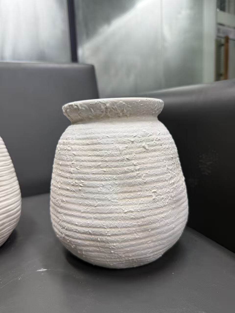 Handgefertigte Keramikvase Karnz