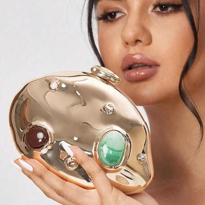Skulpturaler Metallischer Acryl Clutch