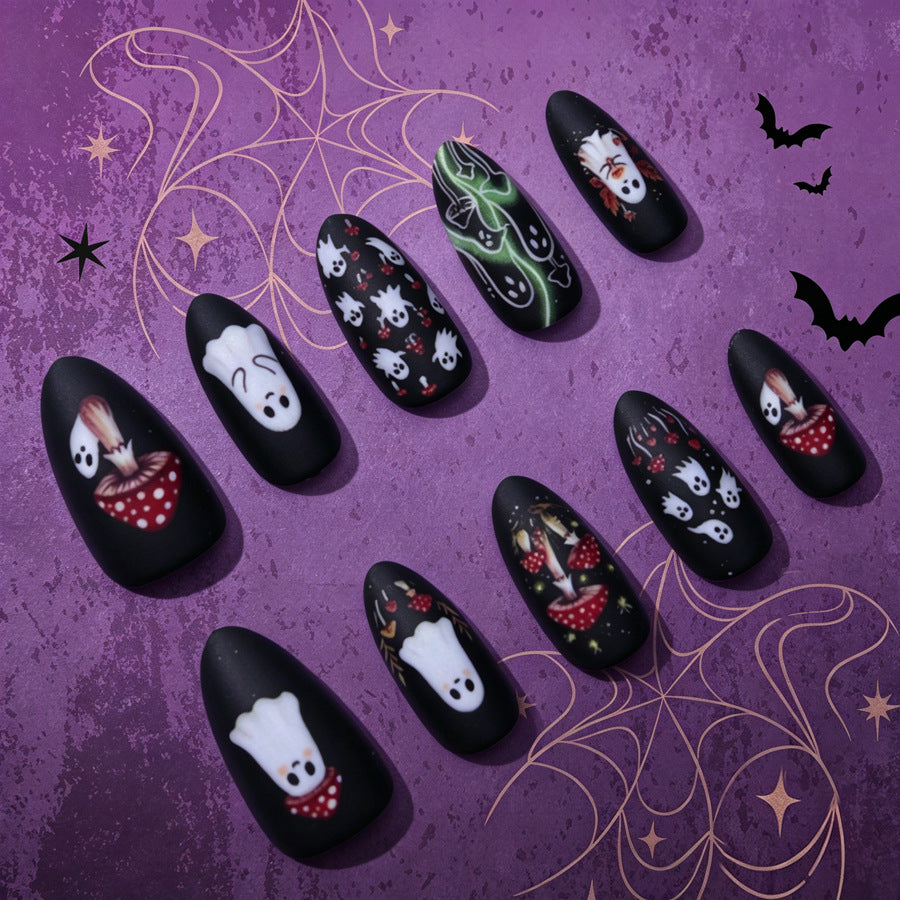 Kreative Halloween-Themen Press-On Nagelkunst Karnz