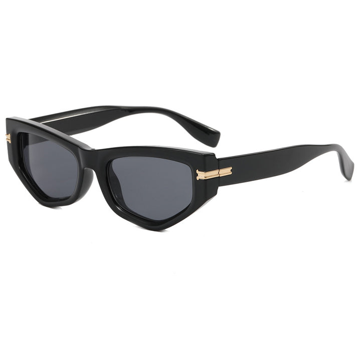 Damen trendige Cat-Eye-Sonnenbrille mit lackiertem Rahmen und akzentuierten Metall-Details Karnz