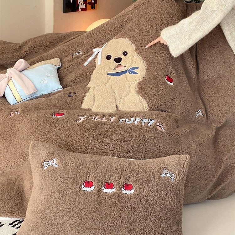 Plüsch-Bettwäsche-Set mit Sherpa-Finish, gesteppter Kuscheldecke und besticktem Welpenmotiv Karnz