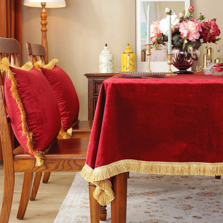 Samtischdecke mit elegantem Fransen