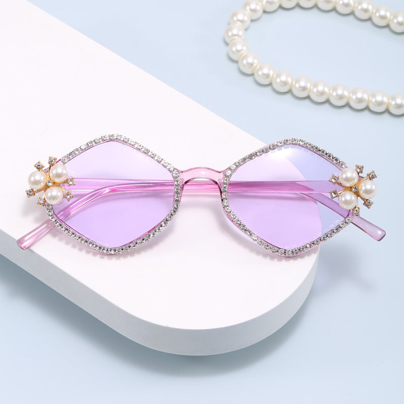 Damen extravagante Sonnenbrille mit glamourösen Perlendetails Karnz