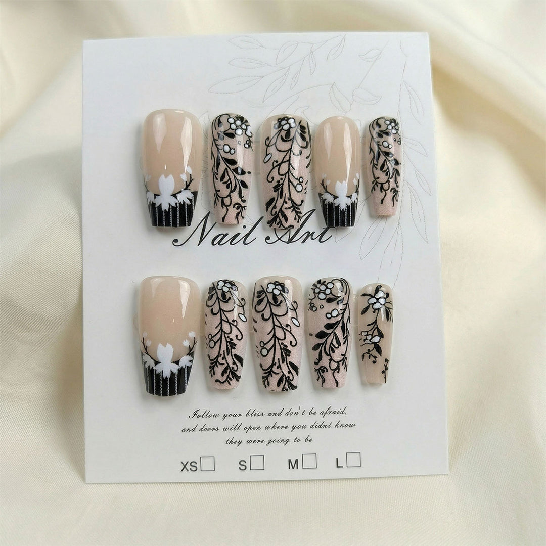 Elegantes blumeninspiriertes Aufklebenageldesign