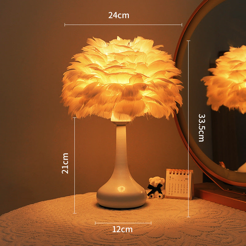 Federstil beleuchtete Tischlampe