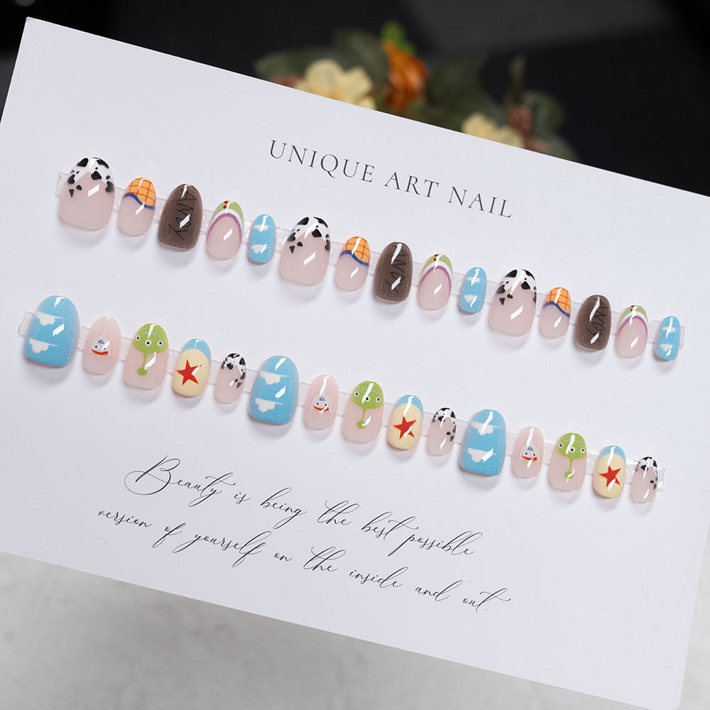Themen Press-On Nagelkunst Set mit Cartoon-Charakter-Designs