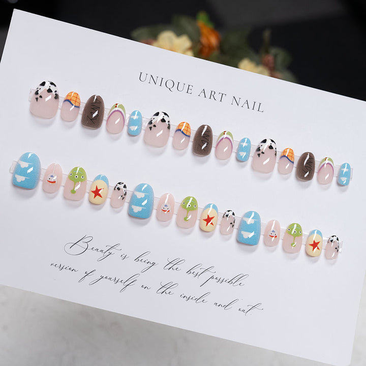 Themen Press-On Nagelkunst Set mit Cartoon-Charakter-Designs