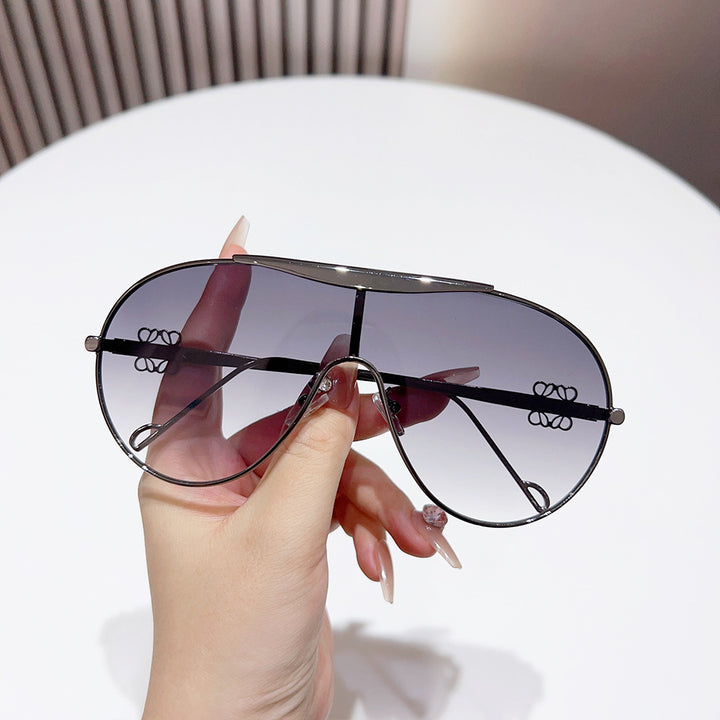 Übergroße Aviator-Sonnenbrille mit Farbverlauf-Gläsern Karnz