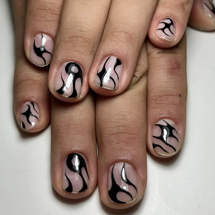 Kunstnagelset mit elegantem Schwarz-Weiß-Design Karnz