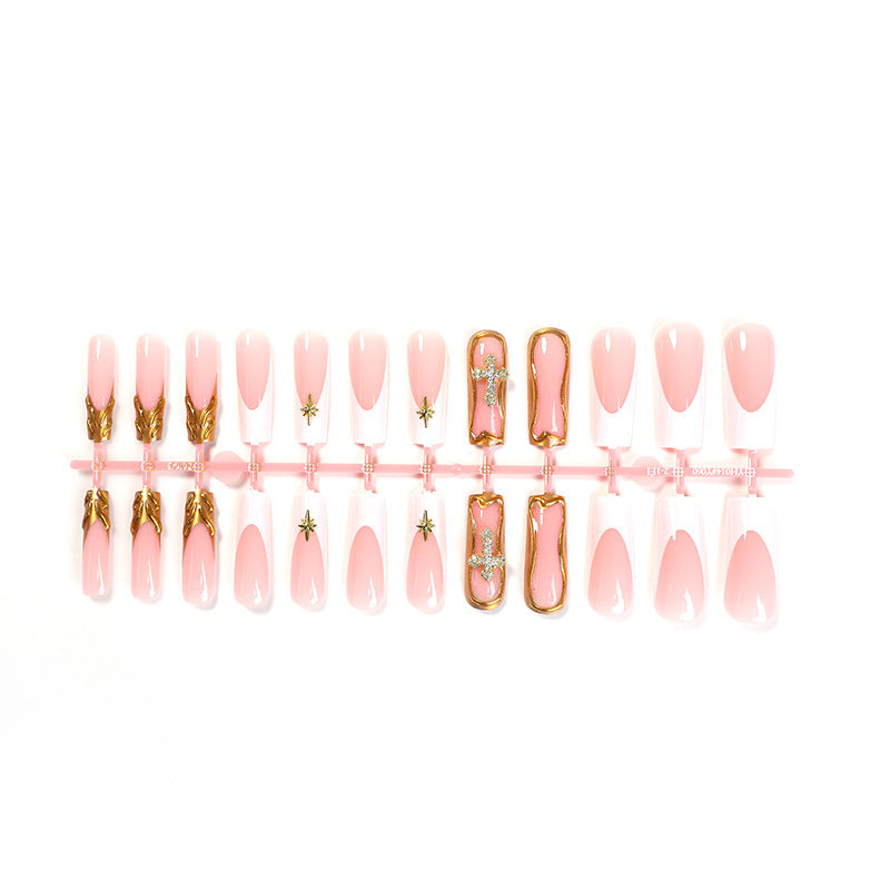 Kunstnagelset mit romantischen Blüten- und Glitzerakzenten Karnz