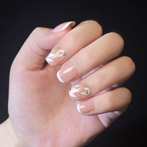 Künstlerisches Press-On-Nageldesign
