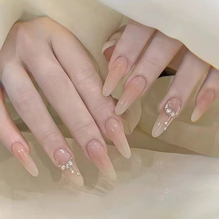 Elegante Stiletto Acryl-Nagelerweiterungen Karnz