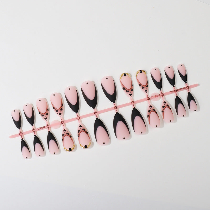 Einzigartiges Elegantes Press-On Nagelspitzen Set Karnz