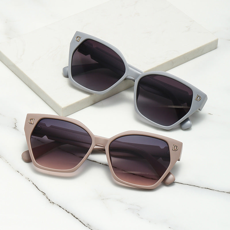 Damen Designer-Sonnenbrille im stilvollen Cat-Eye Design mit luxuriösem Rahmen Karnz