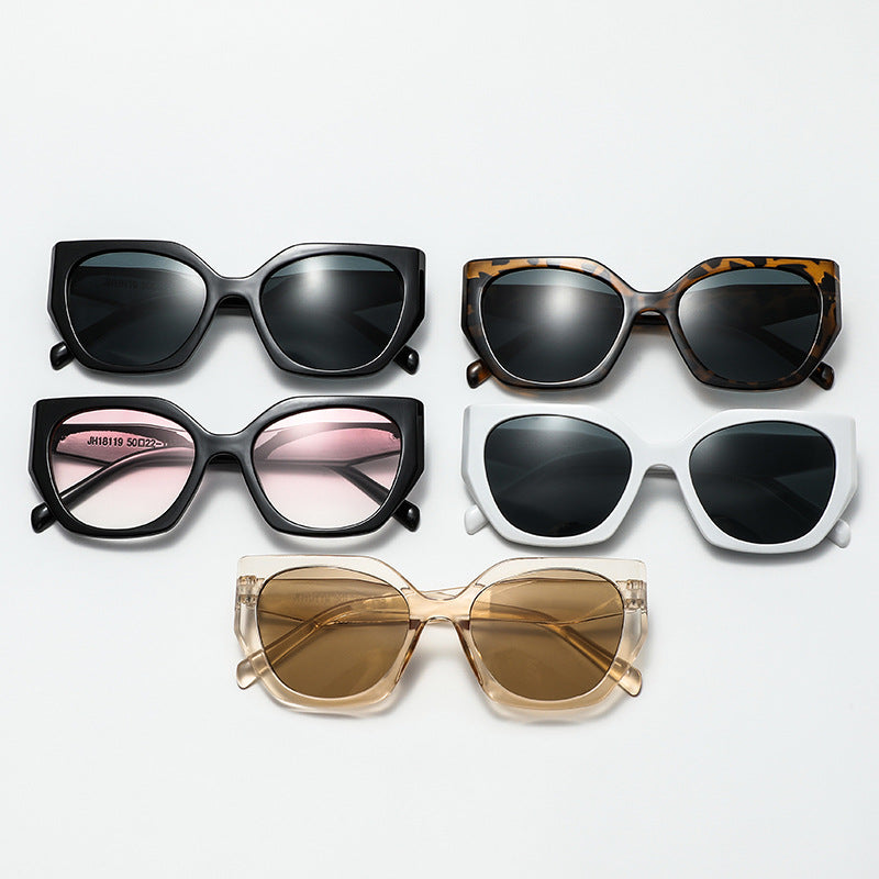 Damen statement Sonnenbrille im modernen Leopardenmuster Karnz