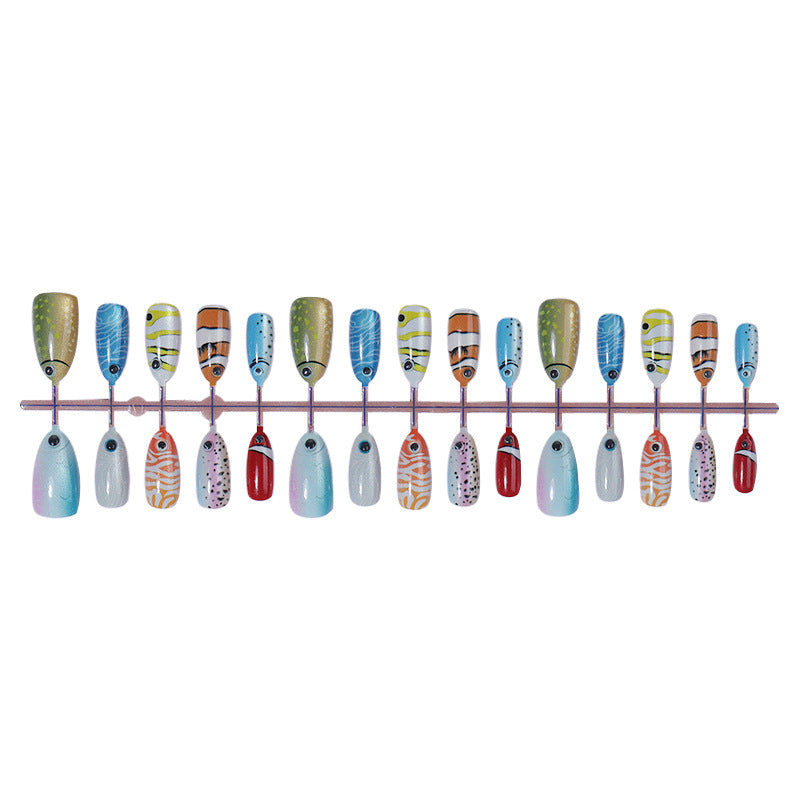 Kreatives Press-On Nagelkunstset mit bunten Fischdesigns Karnz