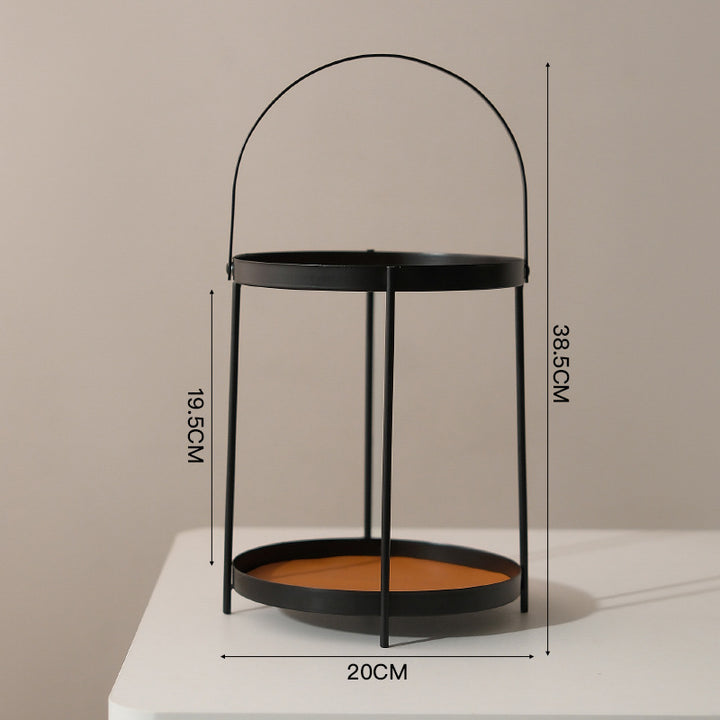 Eleganter Metalltisch Karnz