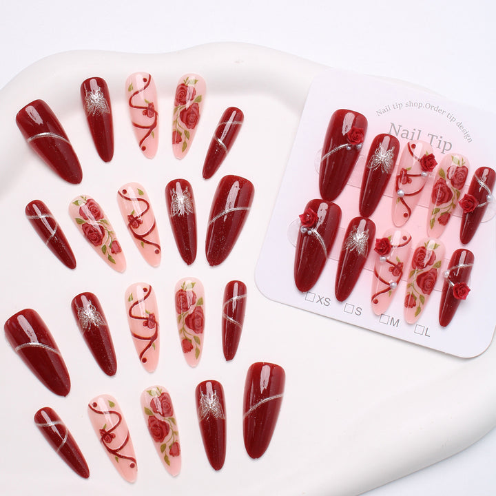 Romantisches Floral Press-On Nagelset Karnz