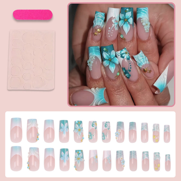 Kunstnagelset mit eleganten blumigen Verzierungen und Glitzerakzenten Karnz