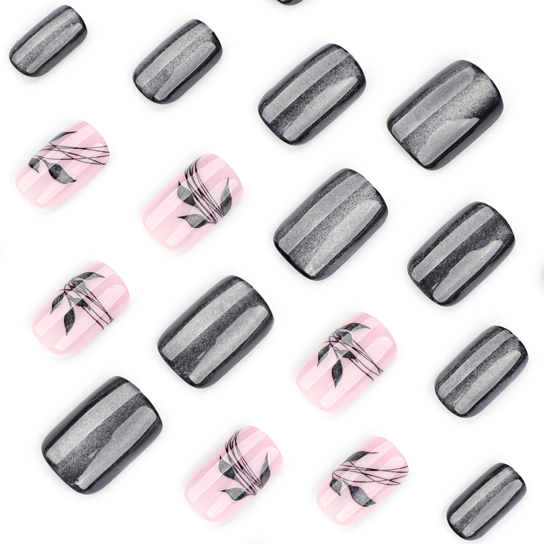 Kunstvolle und elegante Nagelkunst mit floralem Muster Karnz