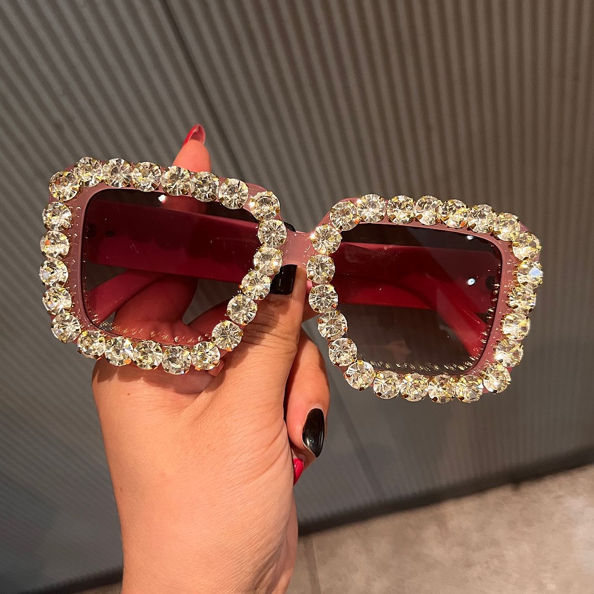 Damen Sonnenbrille mit funkelndem Kristallrahmen Karnz
