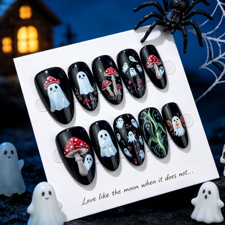 Themenbezogene Halloween-inspirierte Press-On Nagelkunst