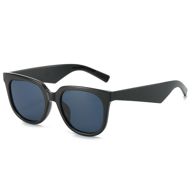 Damen stylische Sonnenbrille im modernen, geometrischen Design Karnz