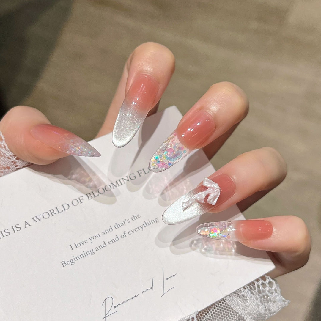 Elegante Glitzernde Press-On Nagelkunst Karnz