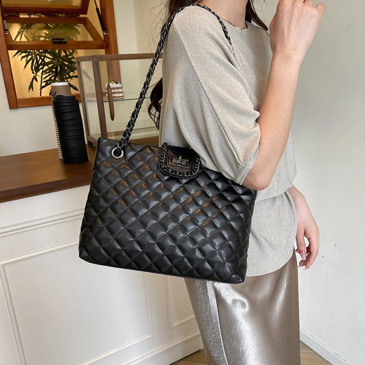 Gepolsterte Eleganz Handtasche Karnz