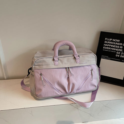 Vielseitige Reisetasche mit mehreren Taschen
