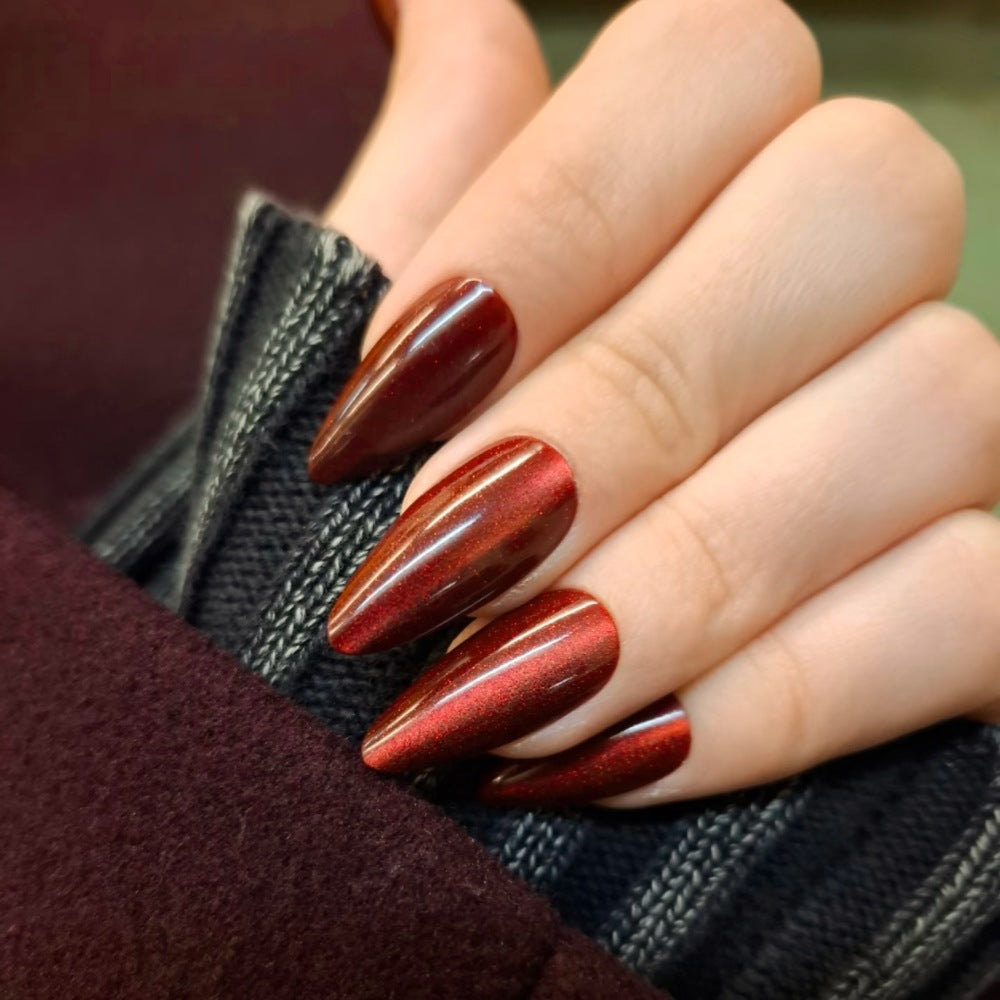Kunstnägel Im Modernen Glamour-Look Karnz