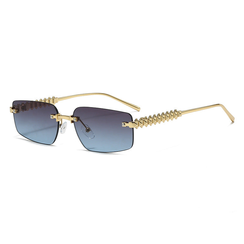 Damen modische rechteckige Brille mit extravaganten Akzenten Karnz