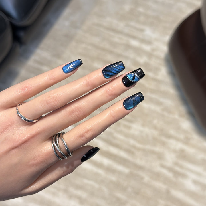 Künstlerisches galaxisinspiriertes Press-On-Nagel-Set Karnz