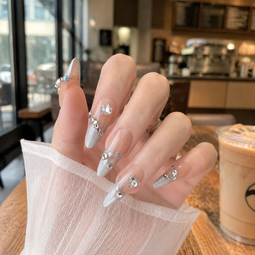 Elegante mit Strass veredelte Press-On Nägel Karnz