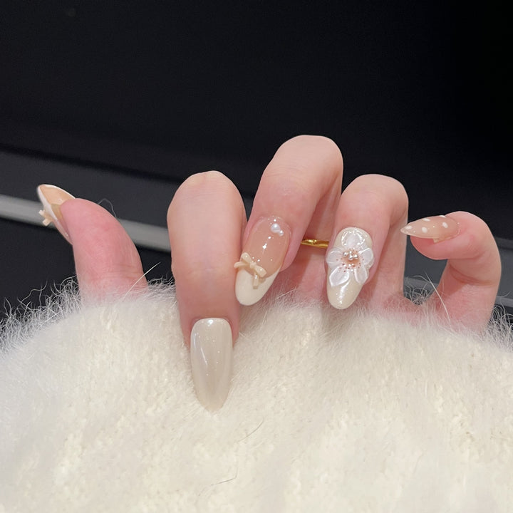Themen Press-On Nagelkunstset mit Hello Kitty Designs Karnz